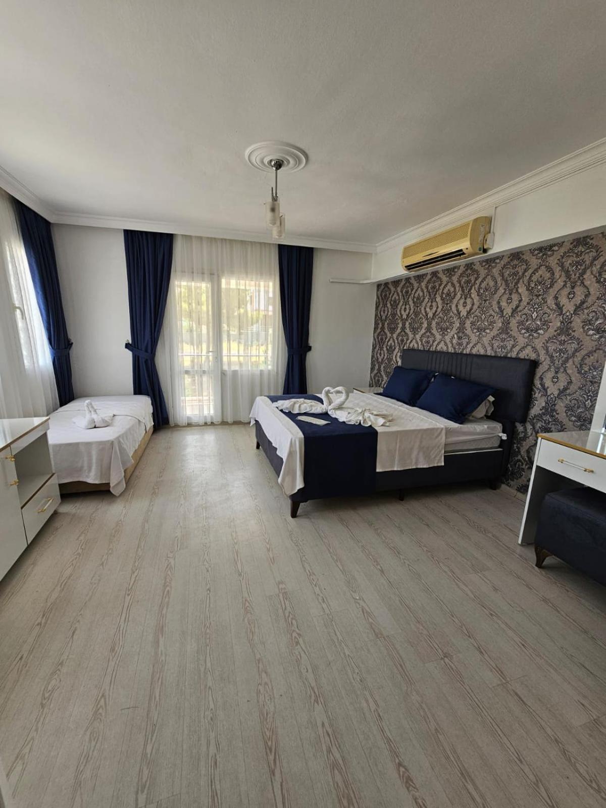 Yenifoca Ersan Hotel ภายนอก รูปภาพ