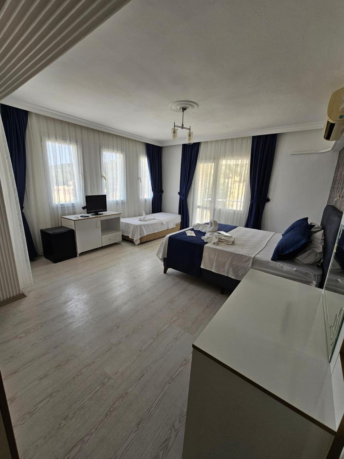 Yenifoca Ersan Hotel ภายนอก รูปภาพ