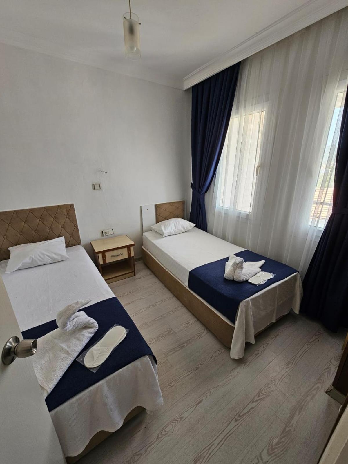 Yenifoca Ersan Hotel ภายนอก รูปภาพ